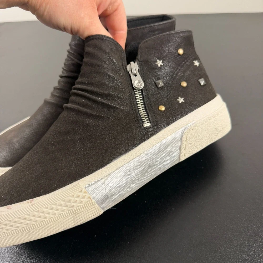 Blowfish Malibu Ankle Booties Women's 7.5M Black Studded Wave Zip Comfort Casual